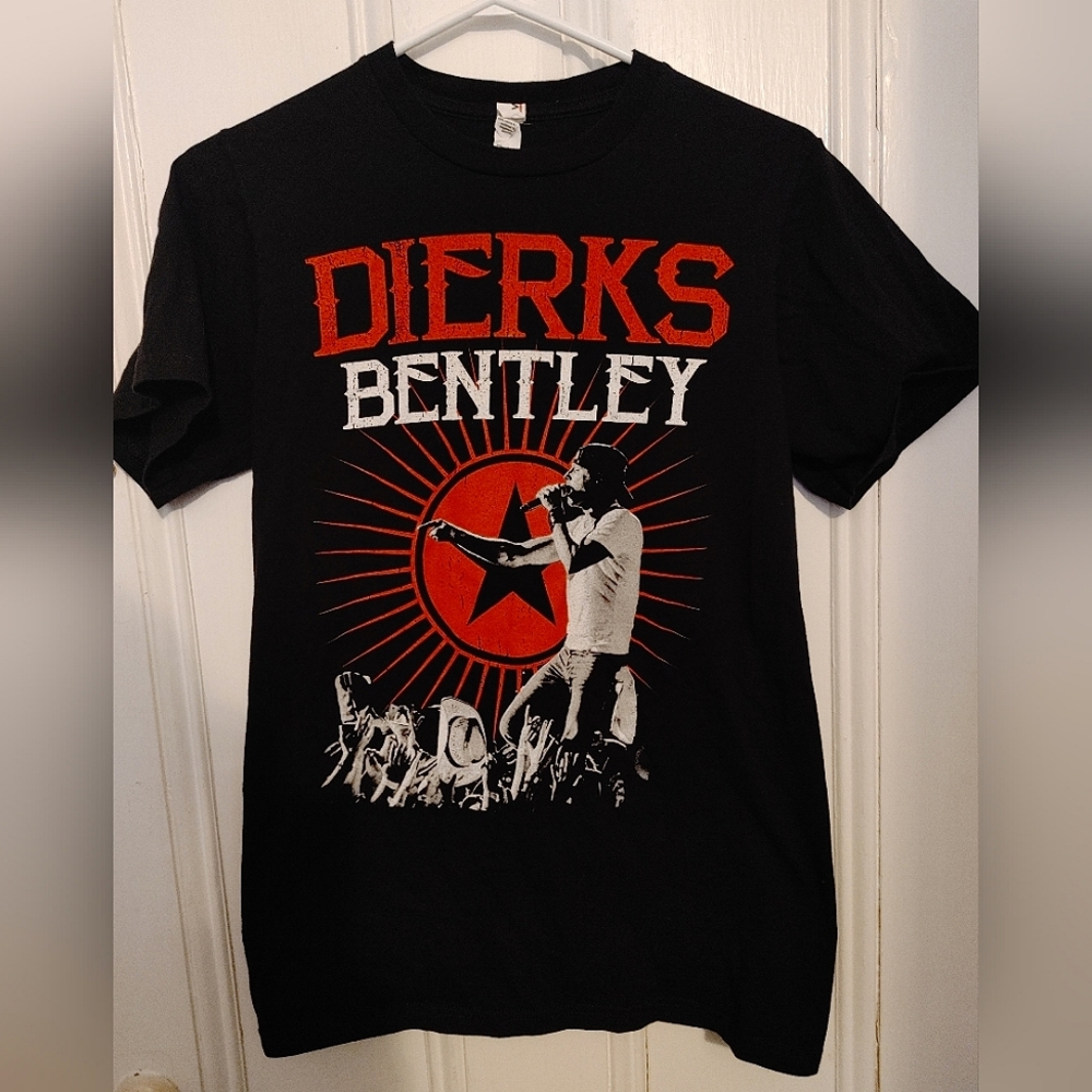 Dierks Bentley concert worn tour t-shirt Reloaded LIVE Size Small "like new"